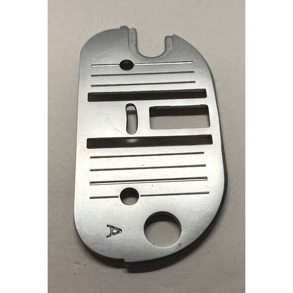 Singer Needle Throat Place Sewing Machine Replacement Part Model 7033 - Picture 4 of 6